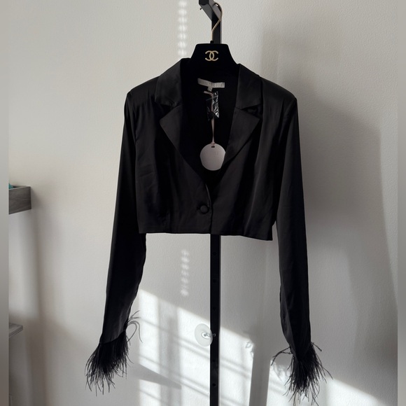 NWT REVOLVE MORE TO COME Julia Blazer Top in Black Size S - Picture 4 of 7